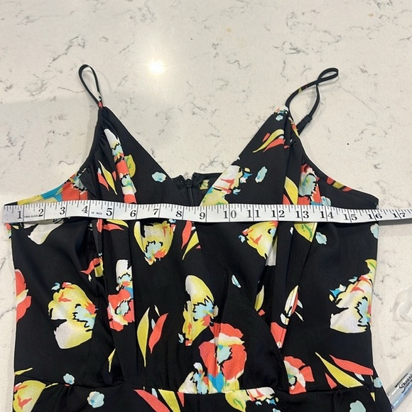 ⭐️Anthro’s Yumi Kim,Lea Wrap,POCKETS, Floral Sleeveless Black Romper, Size L - Picture 12 of 16